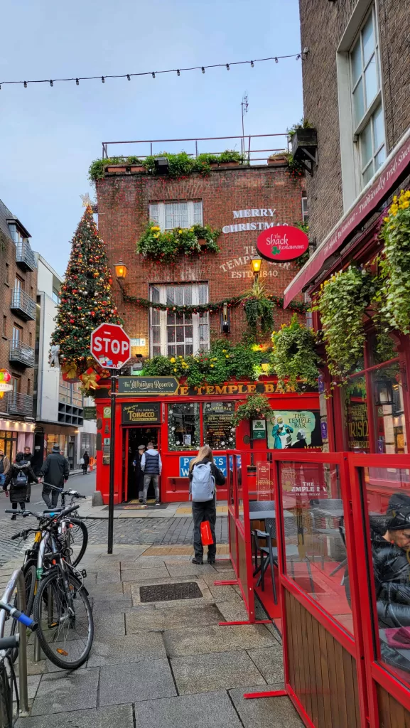temple bar pub, part of the 4 day dublin itinerary