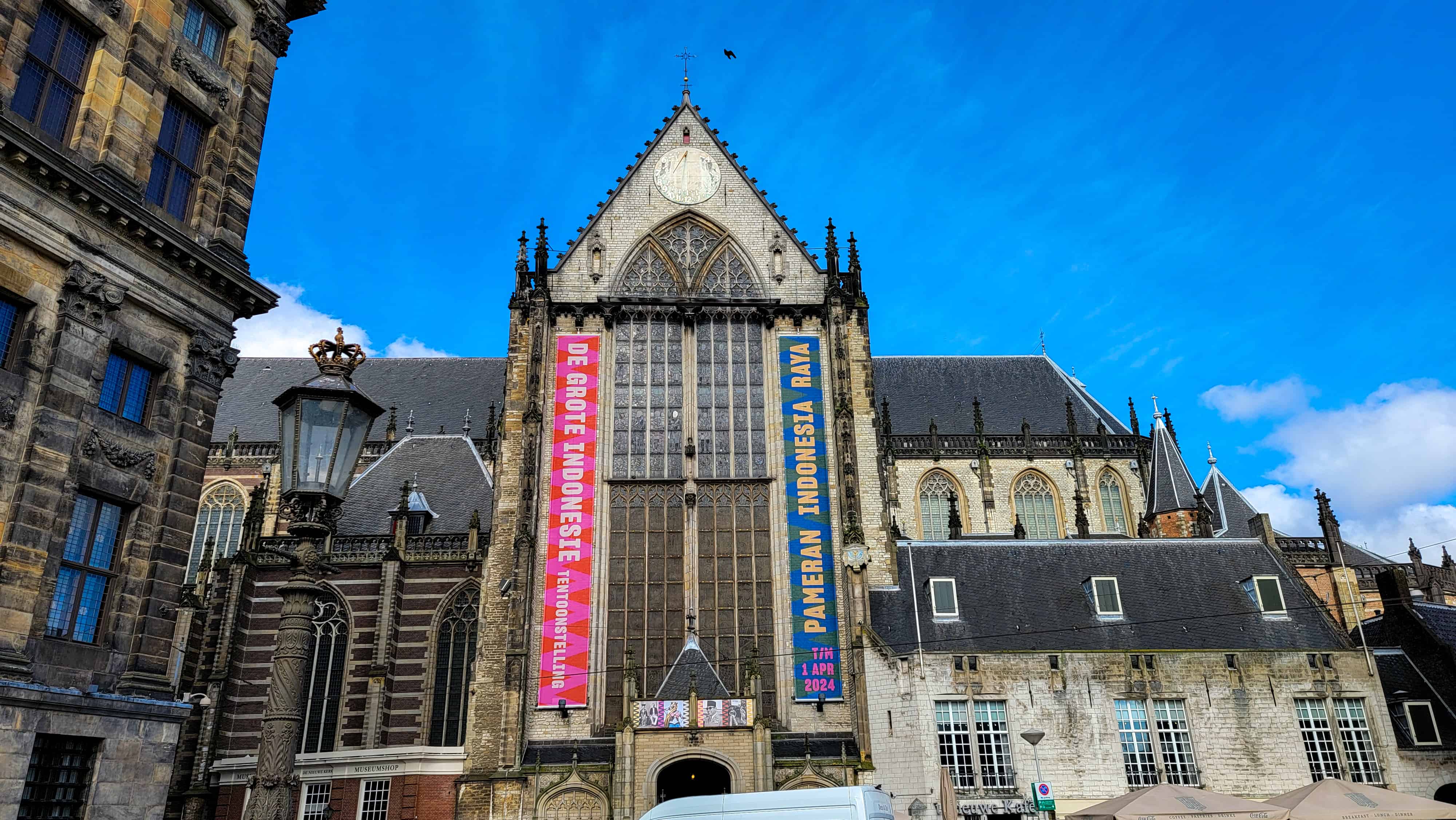 exterior of the new church in amsterdam
