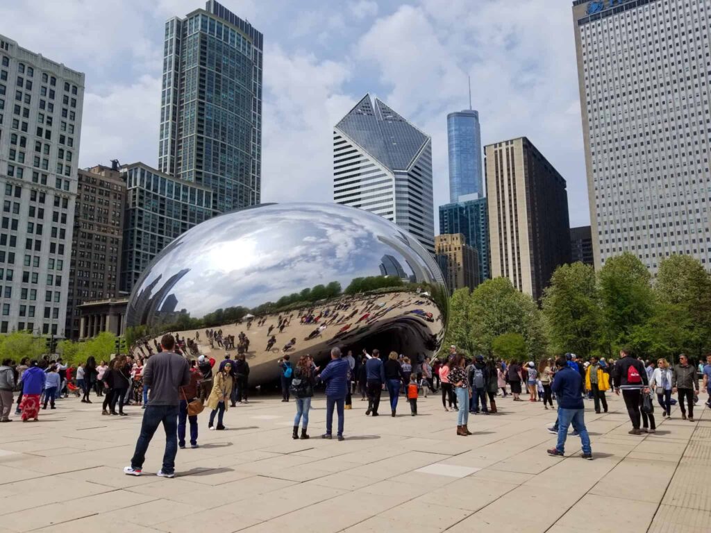 the bean sculpture in chicago, a must see attraction on a chicago 4 day itinerary