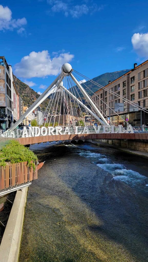 pont de paris in andorra la vella