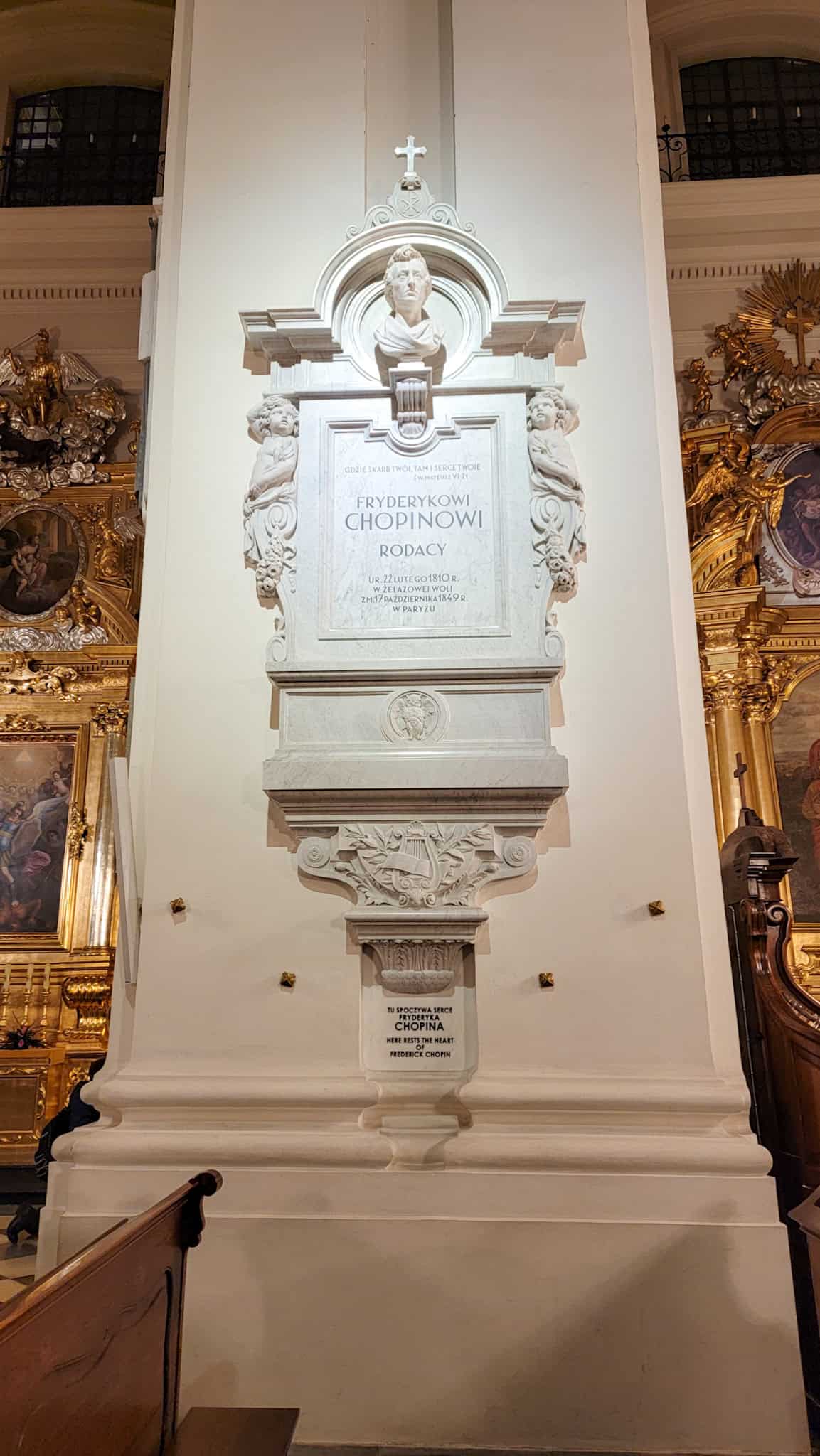 the heart of chopin in the holy cross church in warsaw