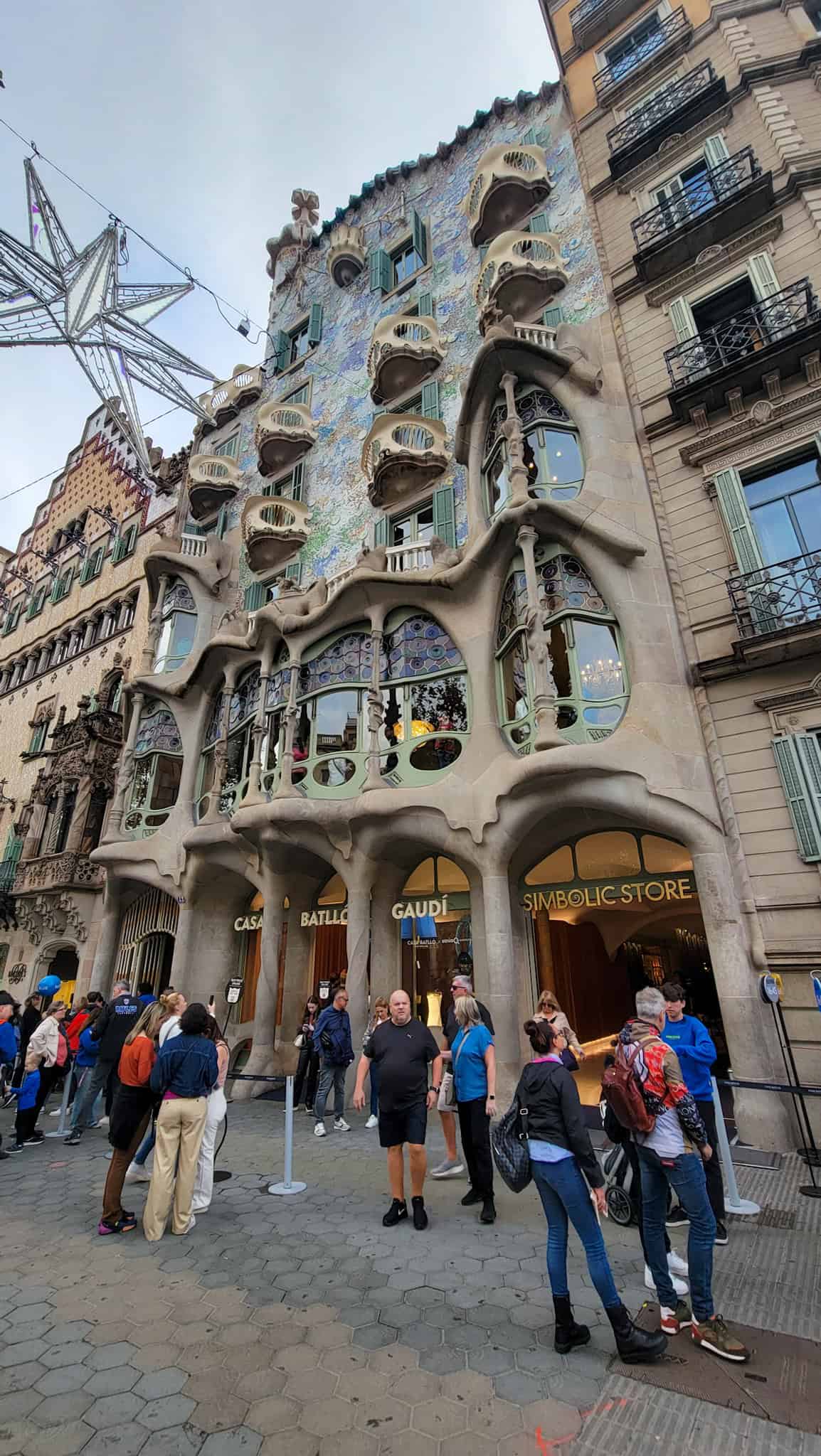 facade of casa batllo