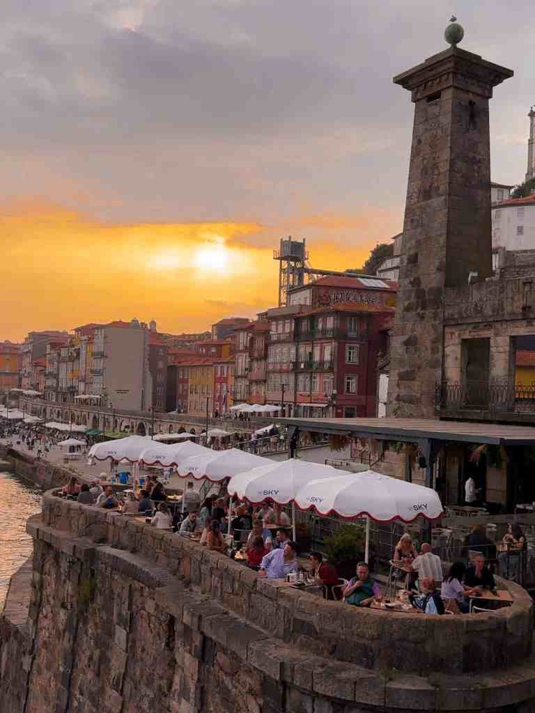 Ponte Pensil restaurant in Porto