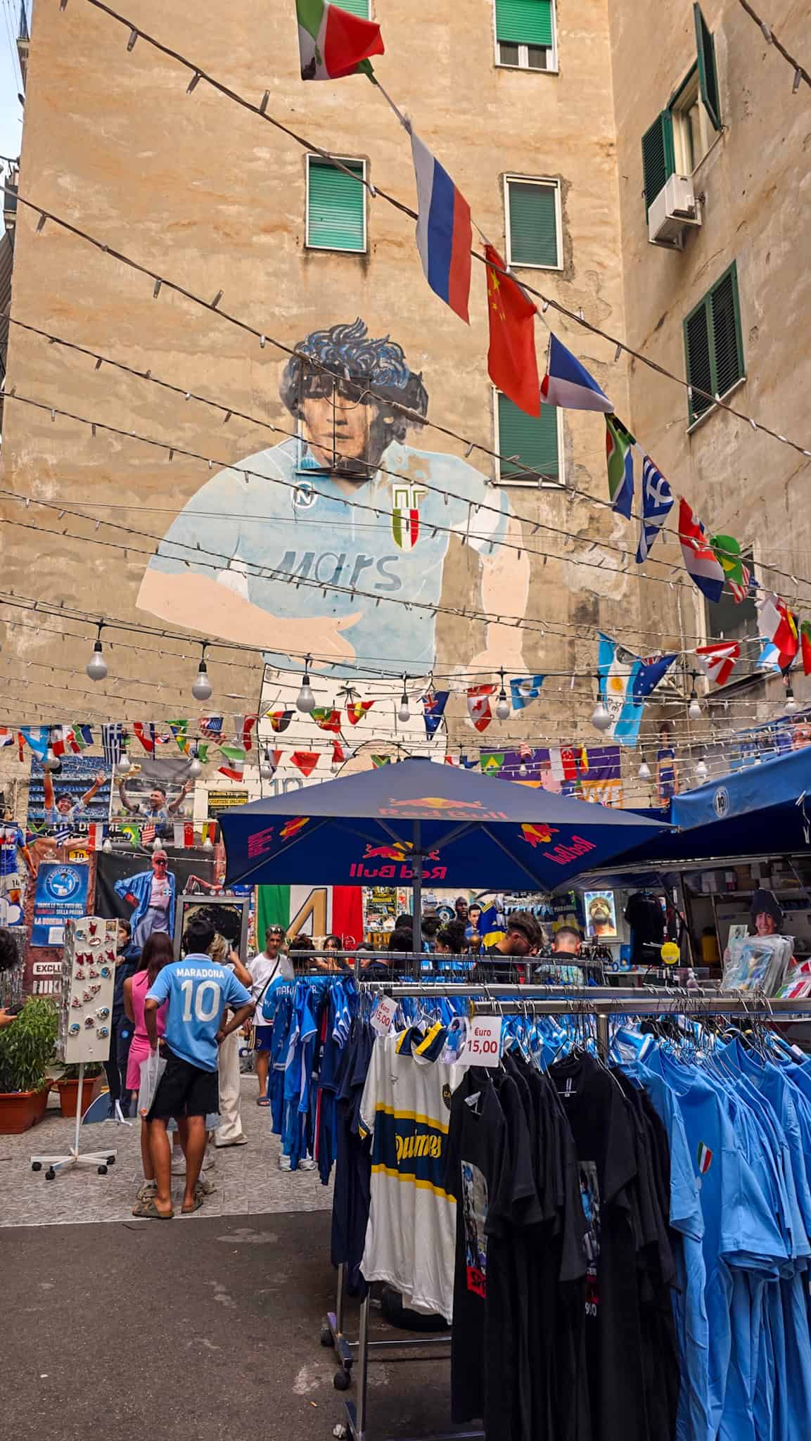 maradona mural in naples