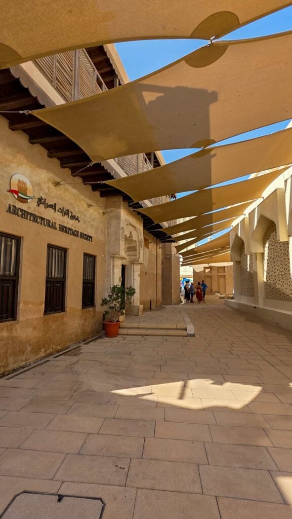 houses in el fahidi neighborhood in dubai