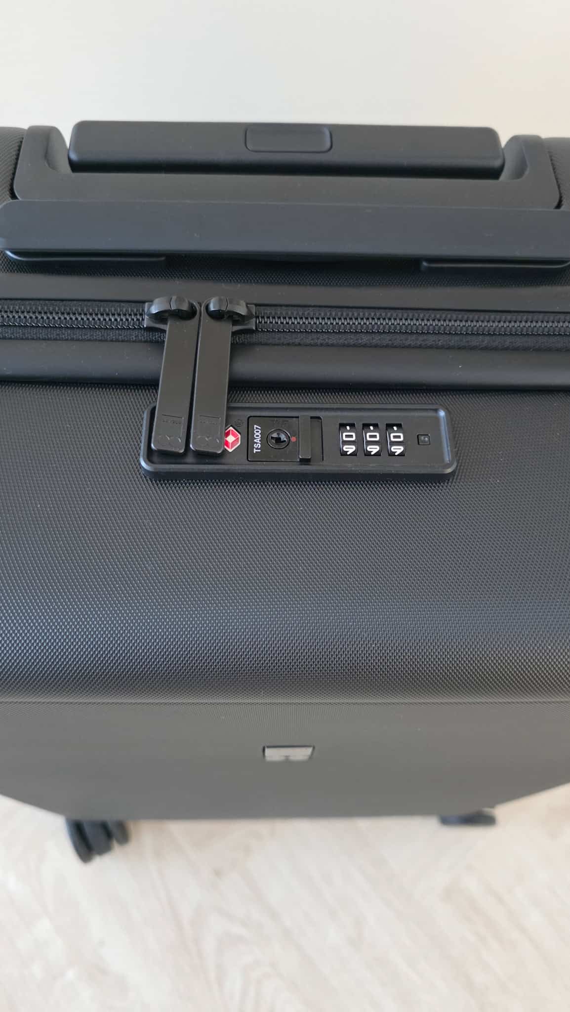 the TSA lock on my LEVEL8 carry-on