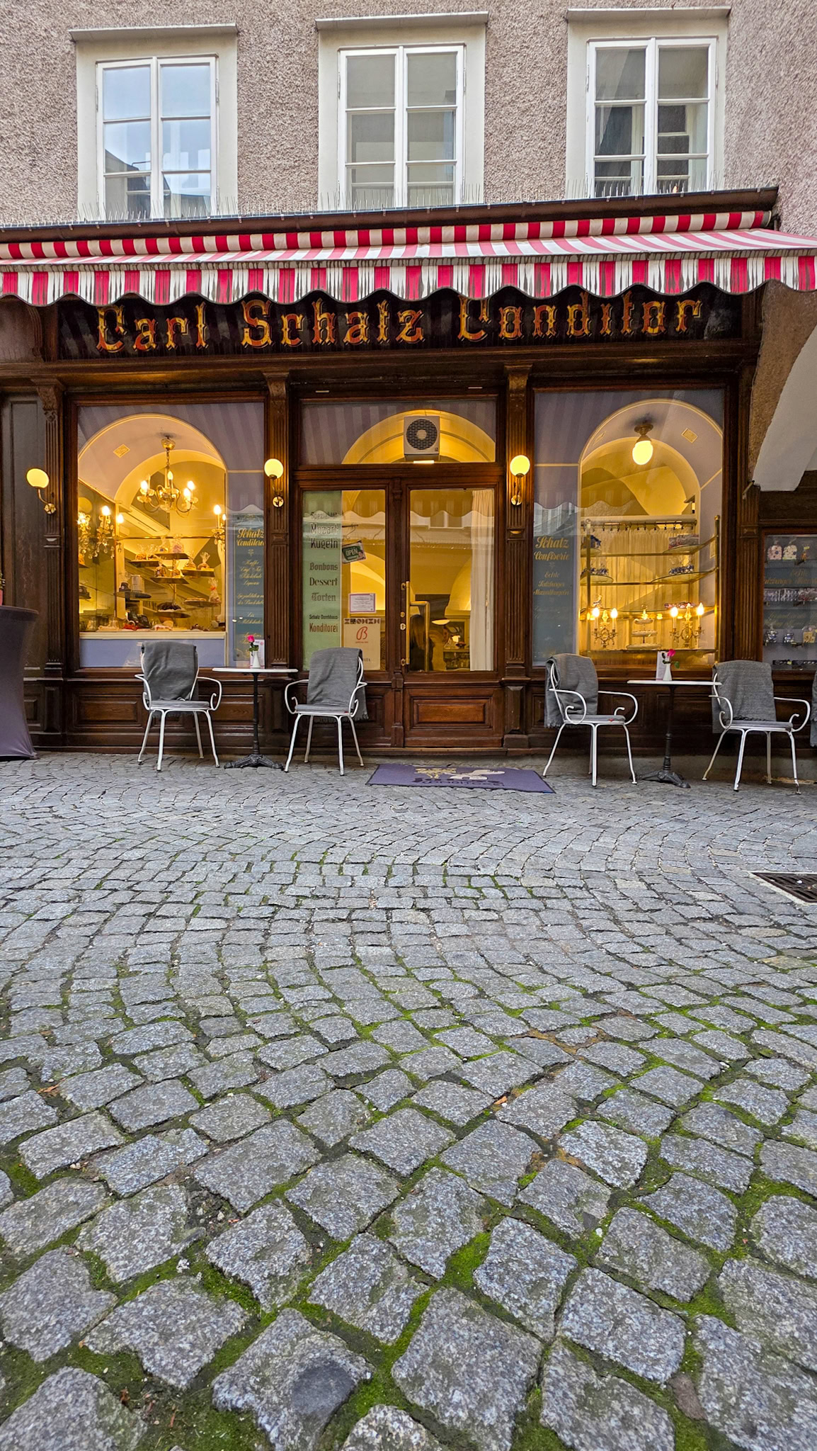 the entrance to Carl Schatz Konditorei in Salzburg