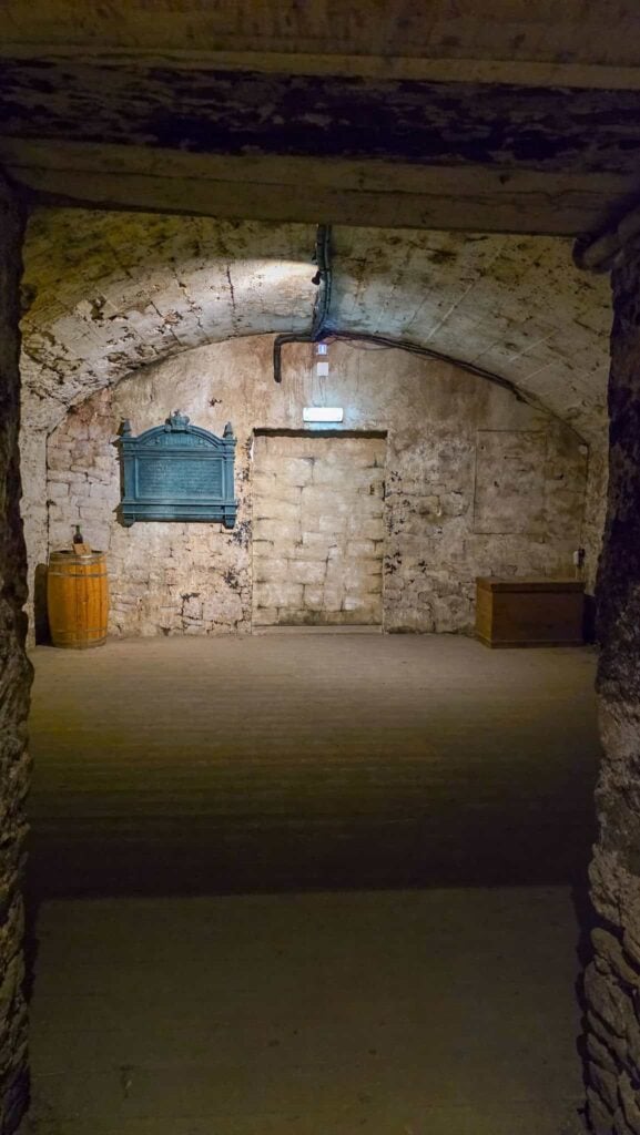 a room in mary king's close in edinburgh